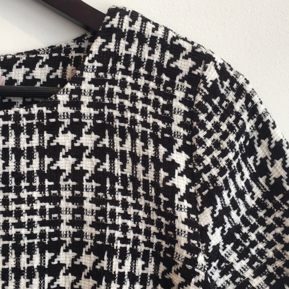 Cropped tweed-like structure patterned top - Picture 2 of 7